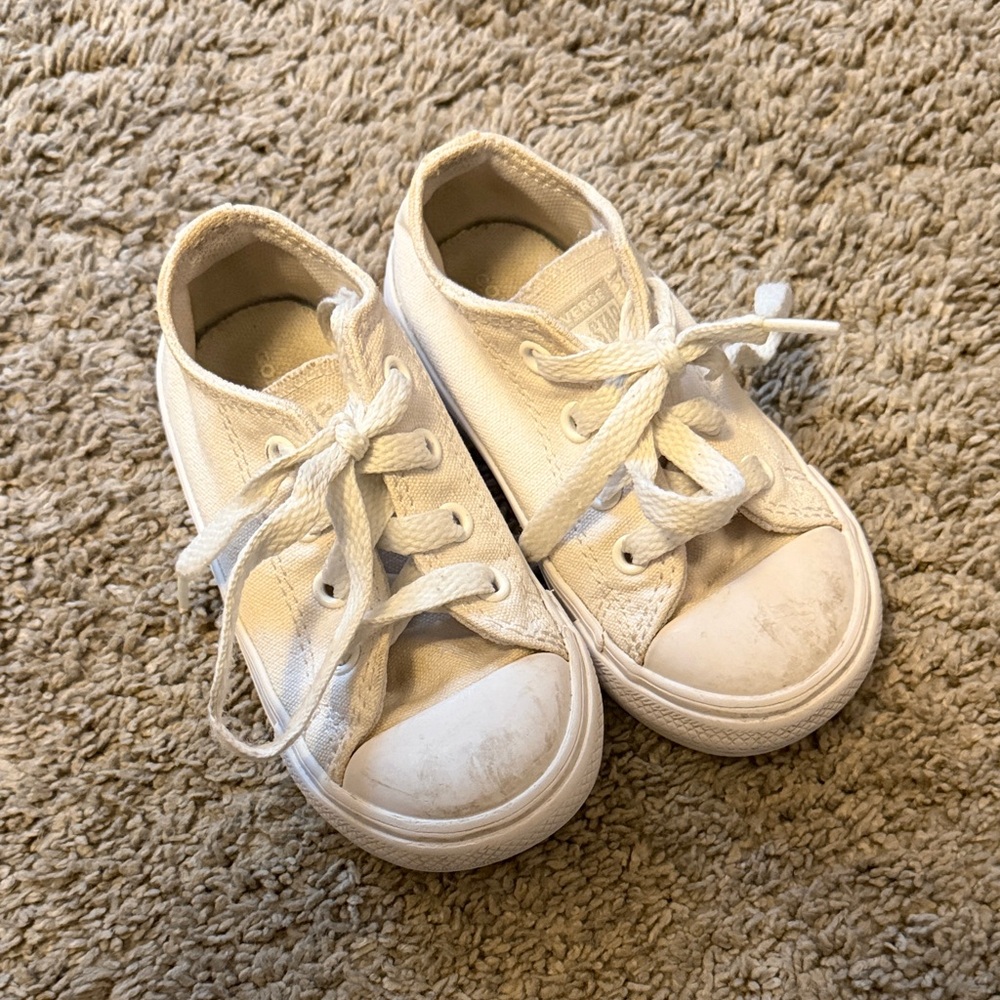 Converse Chuck Taylor All Star White Shoes Toddler, Size 5